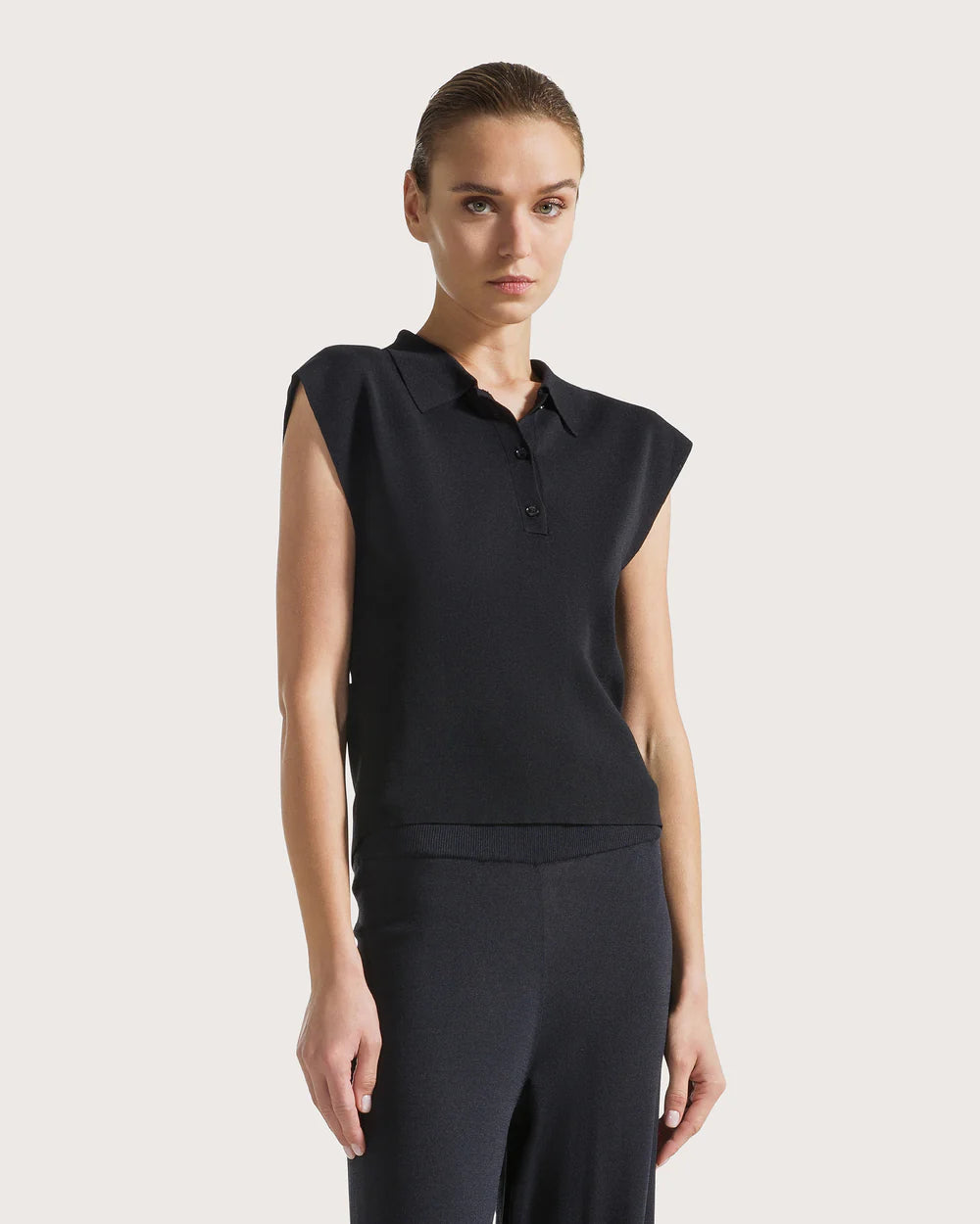 Sleeveless polo shirt