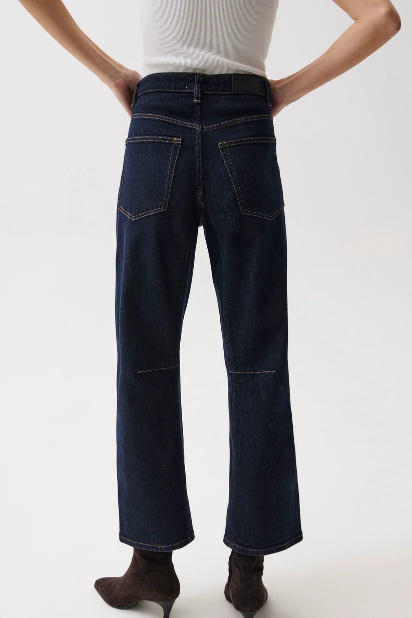 Beau Seamed Crescent