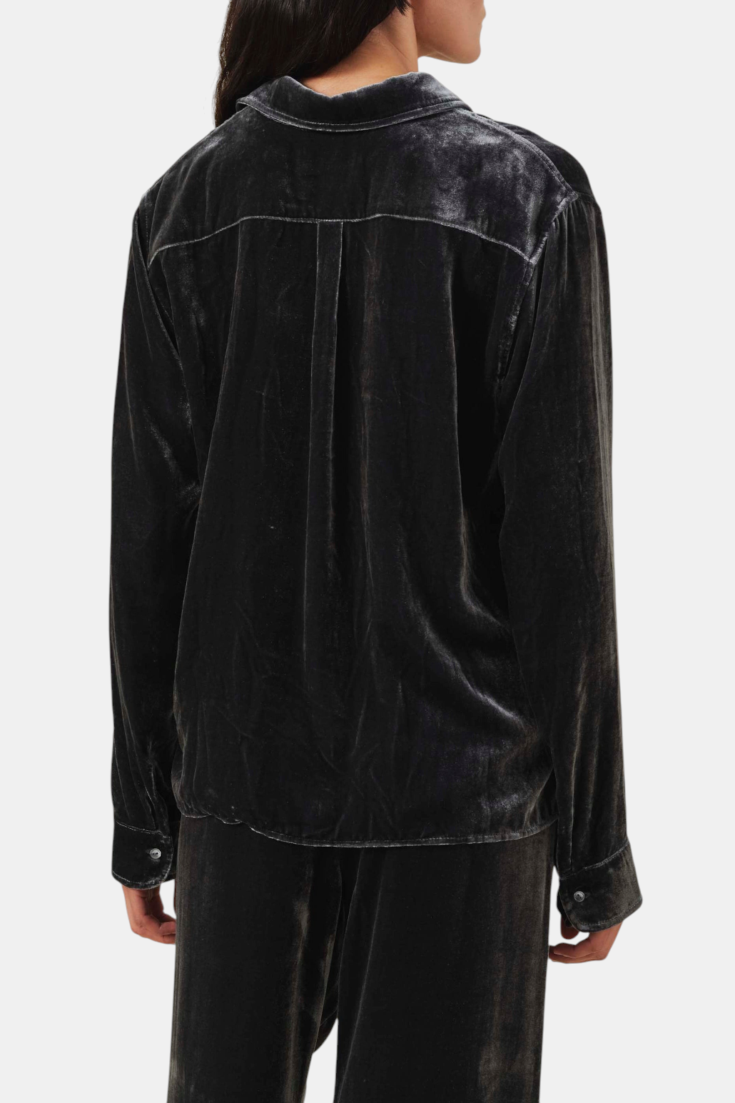The Copper Shed Iliana blouse in dark grey silk-viscose velvet with a relaxed fit and long sleeves, back view.