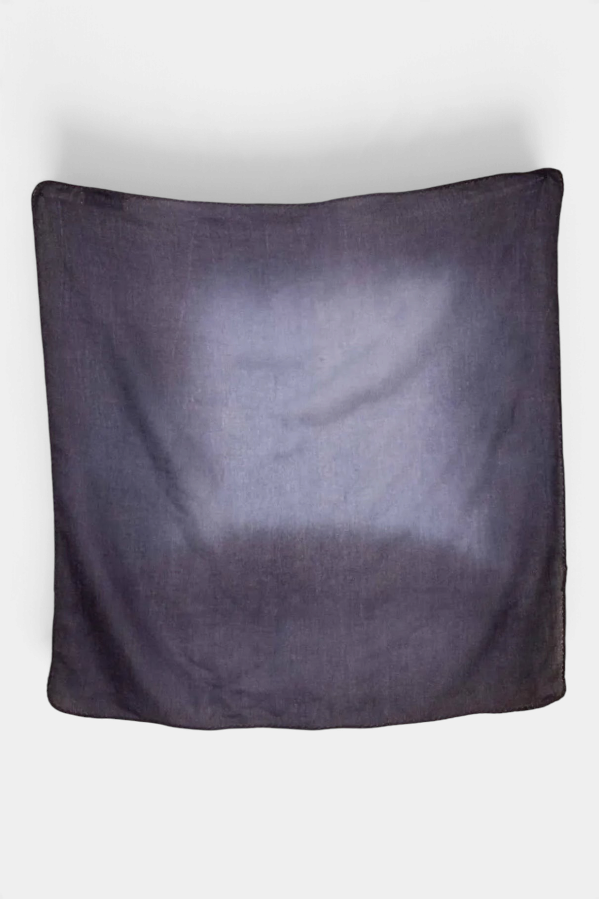 The Copper Shed Muse cashmere foulard in dark grey with hand-stitched edges, square shape, 60x60cm.